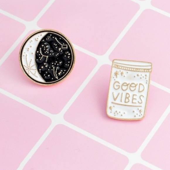 Brandy Melville Jewelry - Good Vibes Astrology Metal Pin Set